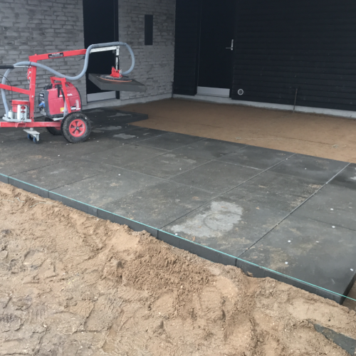 Flisebelægning af carport i Holstebro